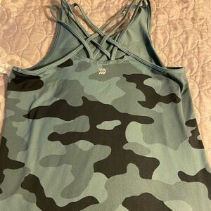 Army camo workout top all in Motion women's size 14